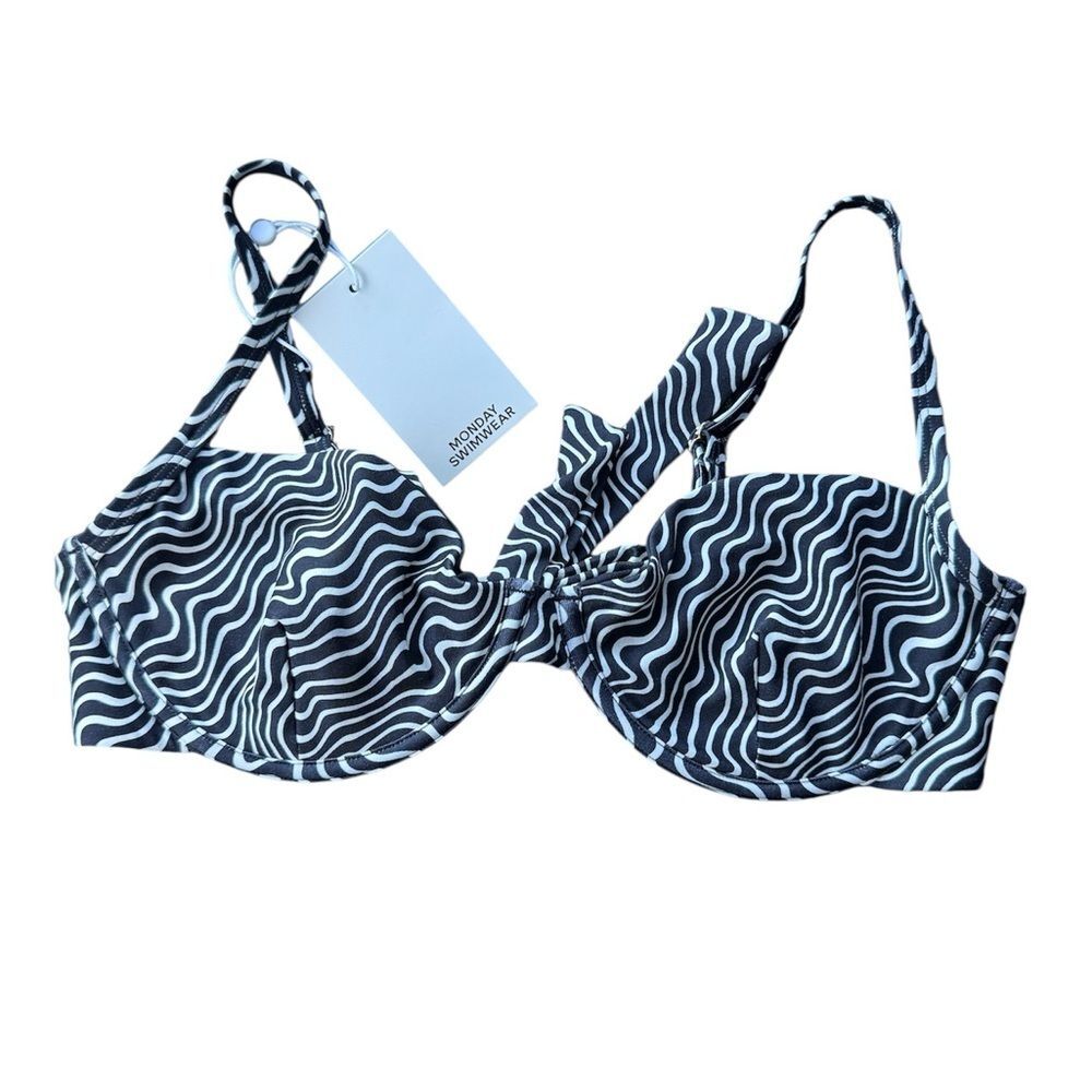 Monday Swimwear Capri Top Capri Wave